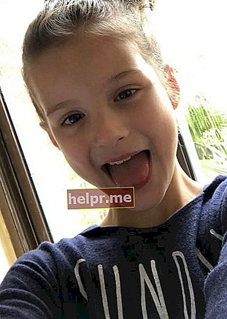 Hayley LeBlanc într-un selfie pe Instagram, așa cum s-a văzut în decembrie 2016