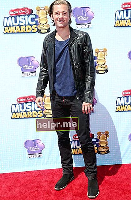 Luke Benward la Radio Disney Music Awards din aprilie 2014