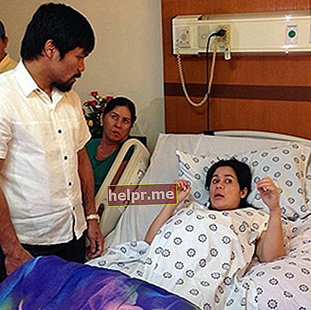 Jinkee Pacquiao așa cum se vede într-o fotografie făcută cu soțul ei Manny Pacquiao în timp ce era la spital în aprilie 2014