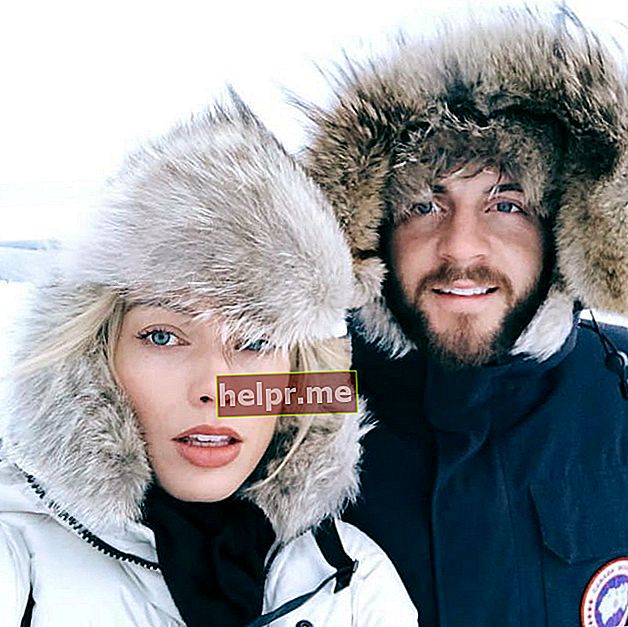 Tom Ackerley y Margot Robbie en una selfie en enero de 2019