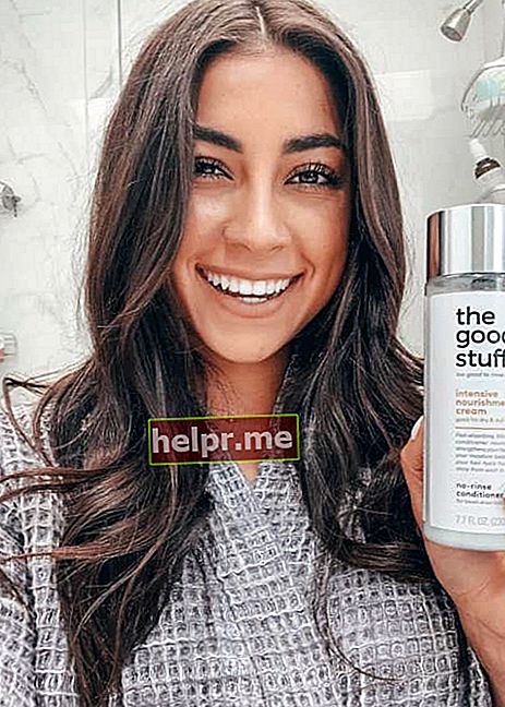 Jeanine Amapola promocionando The Good Stuff Hair en una publicación de Instagram en abril de 2019