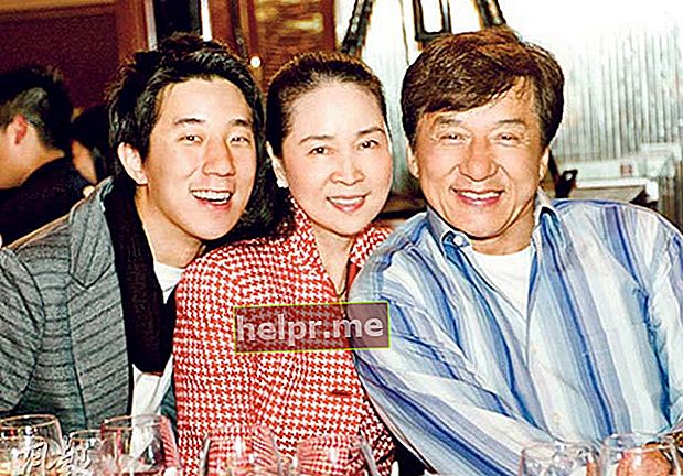 Jackie Chan cu soția sa Feng-Jiao și fiul său Jaycee Chan