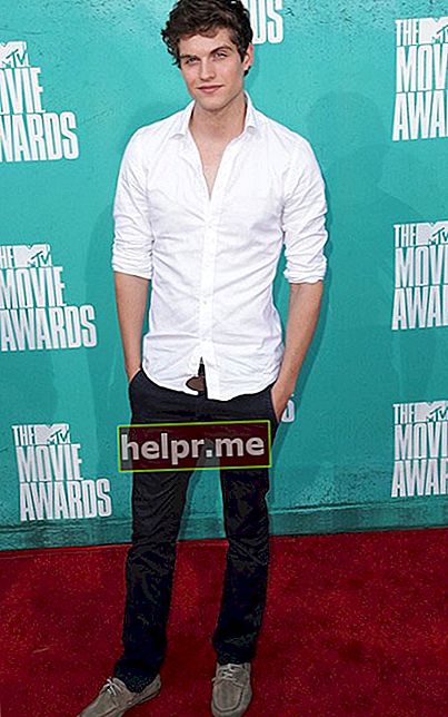 Daniel Sharman la 2012 MTV Movie Awards.
