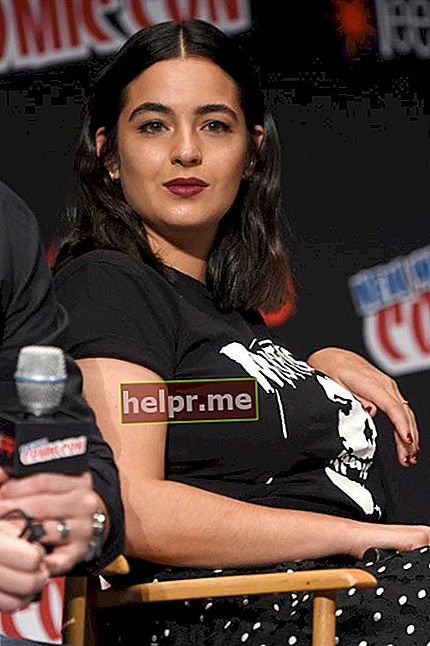 Alanna Masterson la evenimentul The Walking Dead din timpul New York Comic Con din octombrie 2016