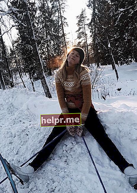 Josefine Frida Pettersen como pode ser vista enquanto ela está esquiando em Sognsvann, Noruega, em fevereiro de 2019