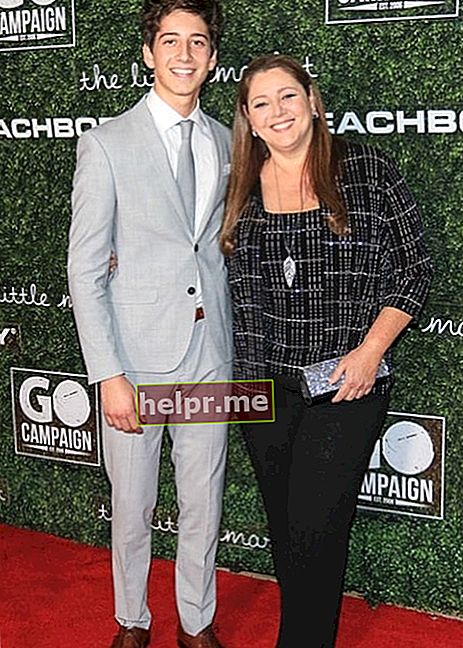 Milo Manheim cu mama sa Camryn Manheim în februarie 2018