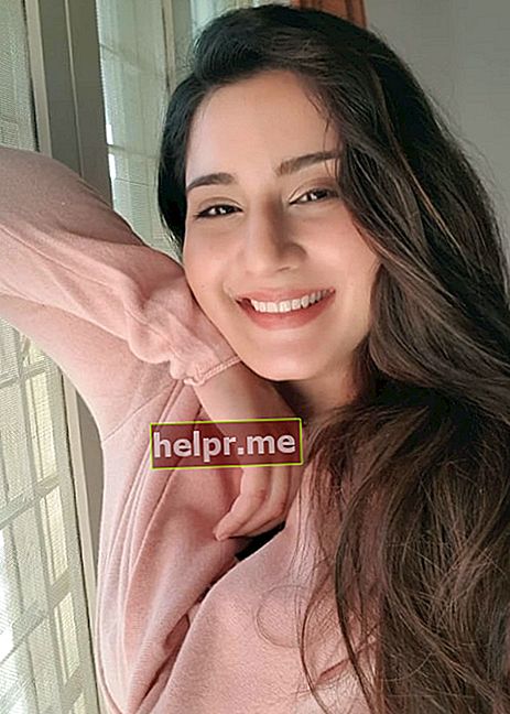 Aditi Rathore som ses i en selfie som togs i januari 2019