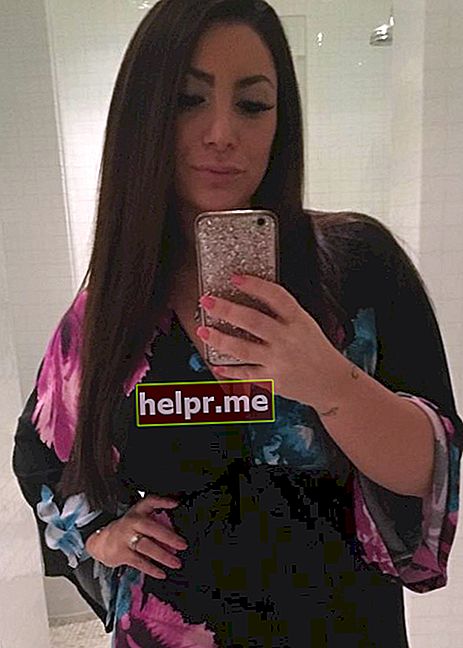 Deena Nicole Cortese en una selfie tal com es va veure l'abril de 2018