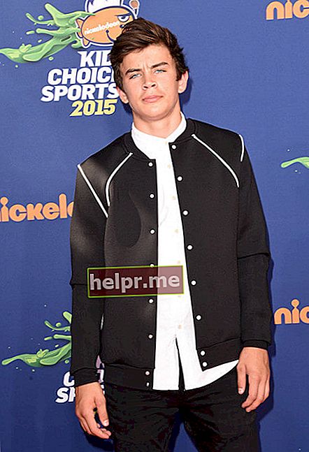 Hayes Grier في حفل جوائز Nickelodeon Kids 'Choice Sports Awards 2015