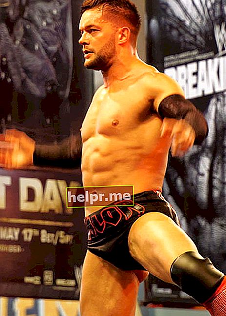 Finn Bálor en WrestleMania 31 Axxess en marzo de 2015