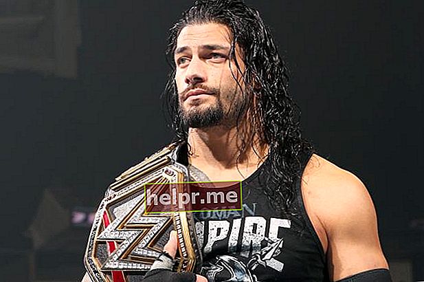 Luptătorul Roman Reigns WWE